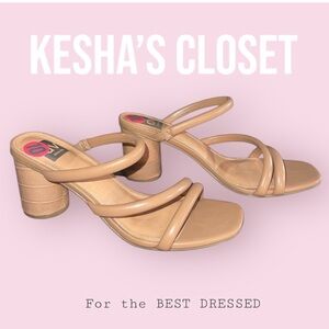 DV DOLCE VITA Myla Strappy Sandal with circle block heel